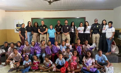 Imagem de Polícia Civil arrecada 220 brinquedos e realiza ação solidária em Xique-Xique